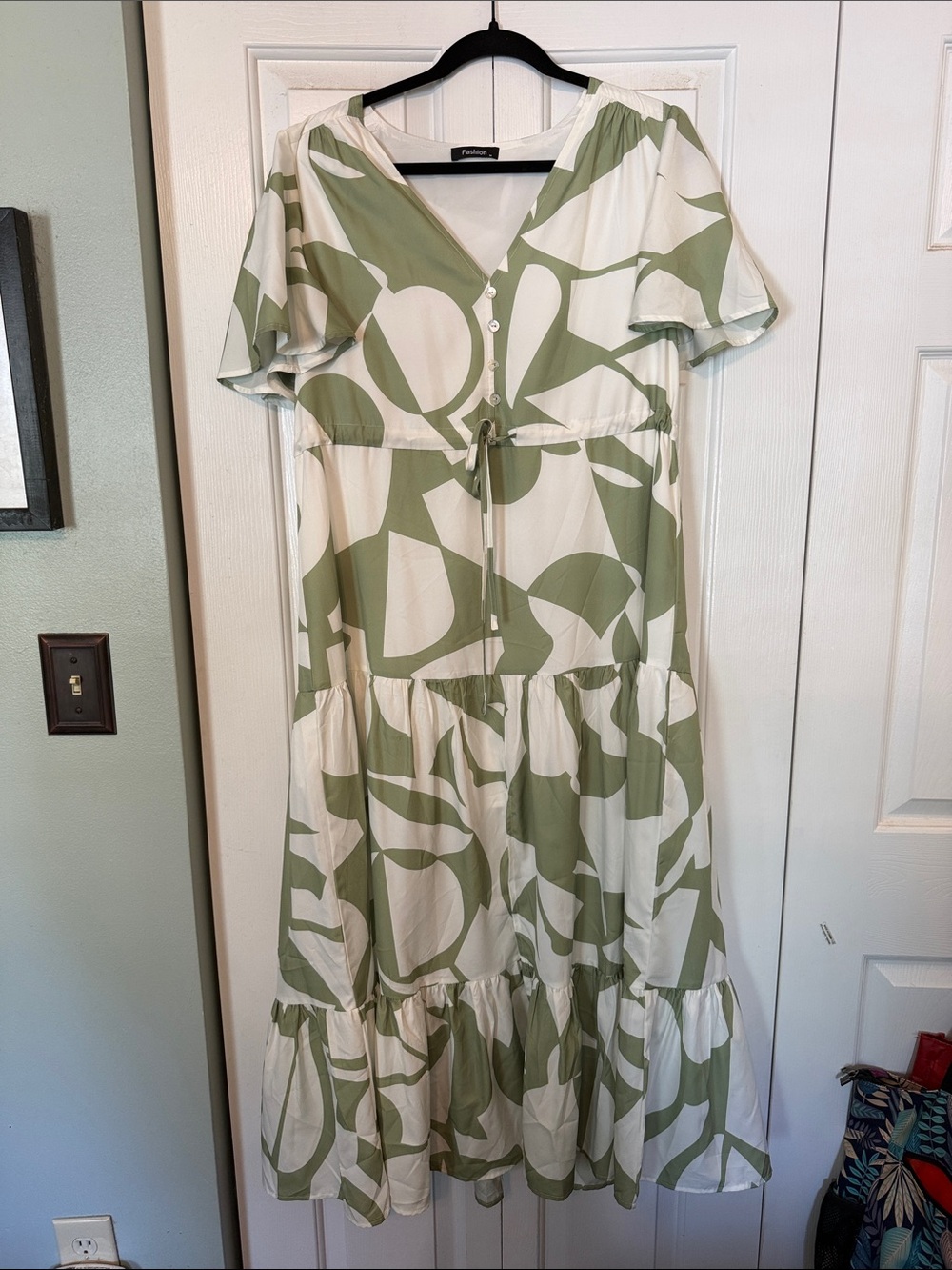 Sage & White Abstract Print Tiered Midi Dress